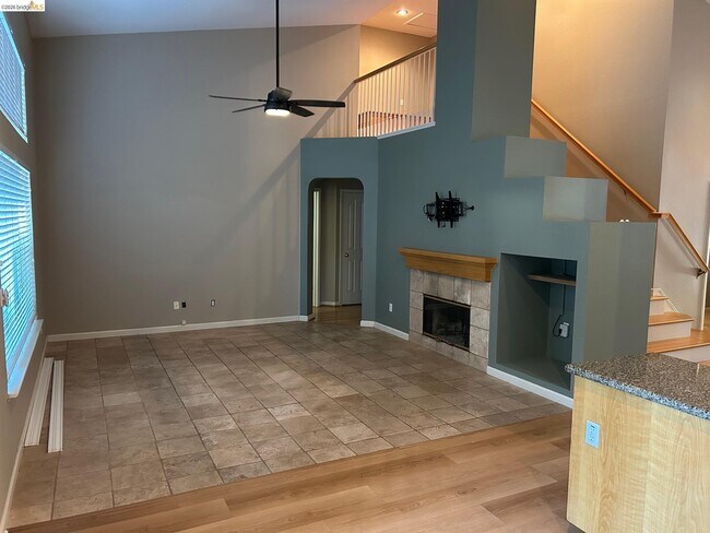 Building Photo - 501 Red Rome Ln