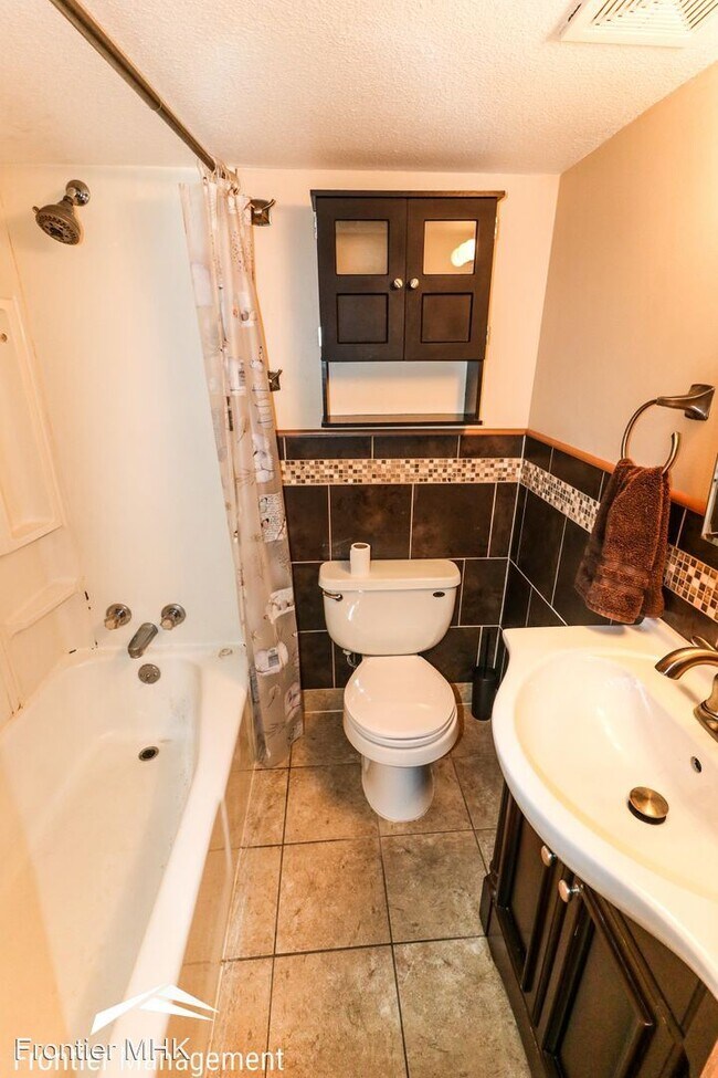 Building Photo - 4 br, 2 bath House - 118 S Manhattan Ave.