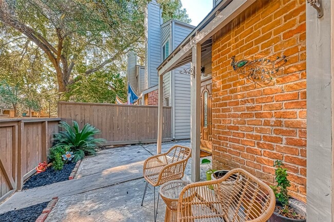 Building Photo - 11733 Lakeside Pl Dr