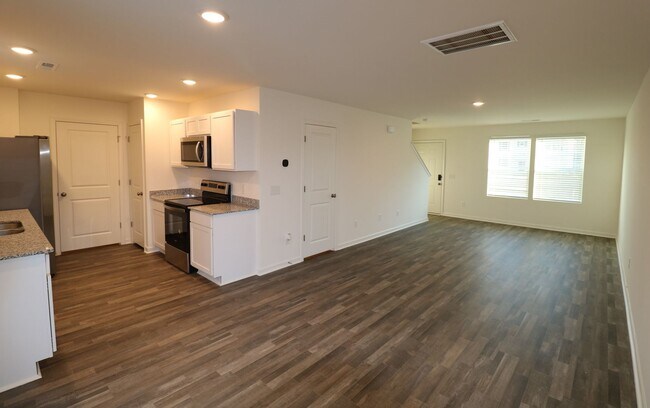 Building Photo - 757 Whitney Rd