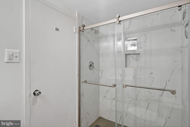Building Photo - 5500 Friendship Blvd