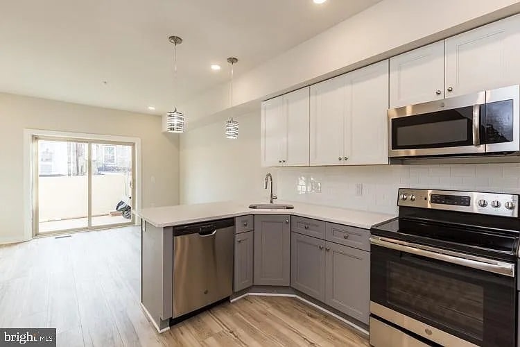 Building Photo - 2039 N 3rd St