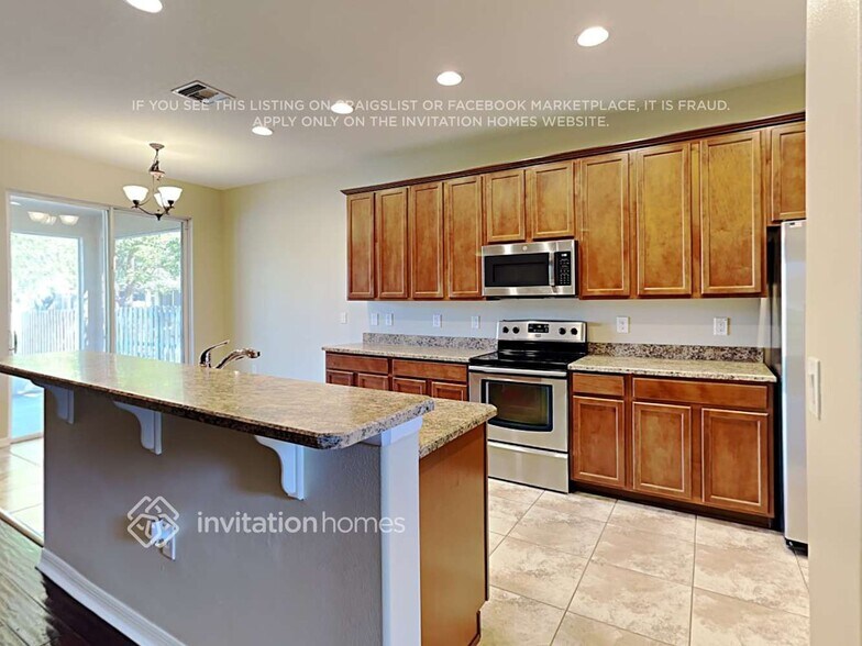 Building Photo - 2202 Lune Ct