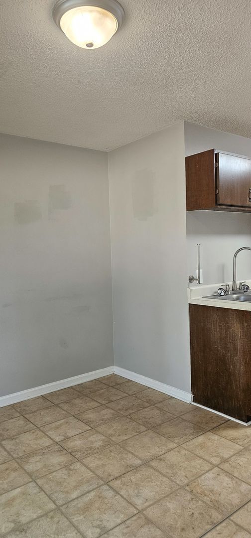 Building Photo - A - Ridgewood