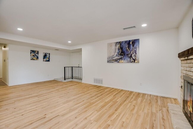 Building Photo - 5100 Fort Mason Dr