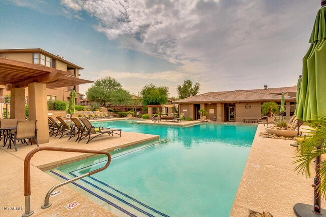 Building Photo - "Spacious 2-Bed, 2-Bath Condo Retreat in Scottsdale's Prime Location - 1,146 Sq Ft of Comfort!"