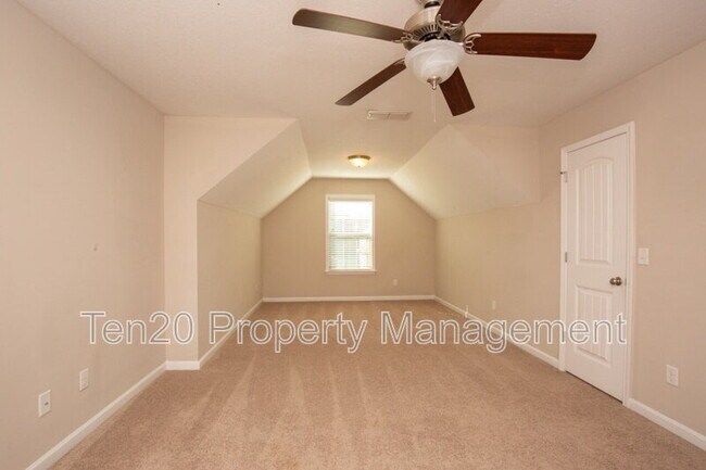 Building Photo - 2510 Ridgewood Way