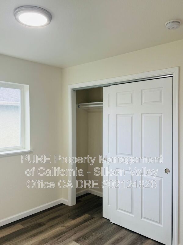 Building Photo - 545 California St