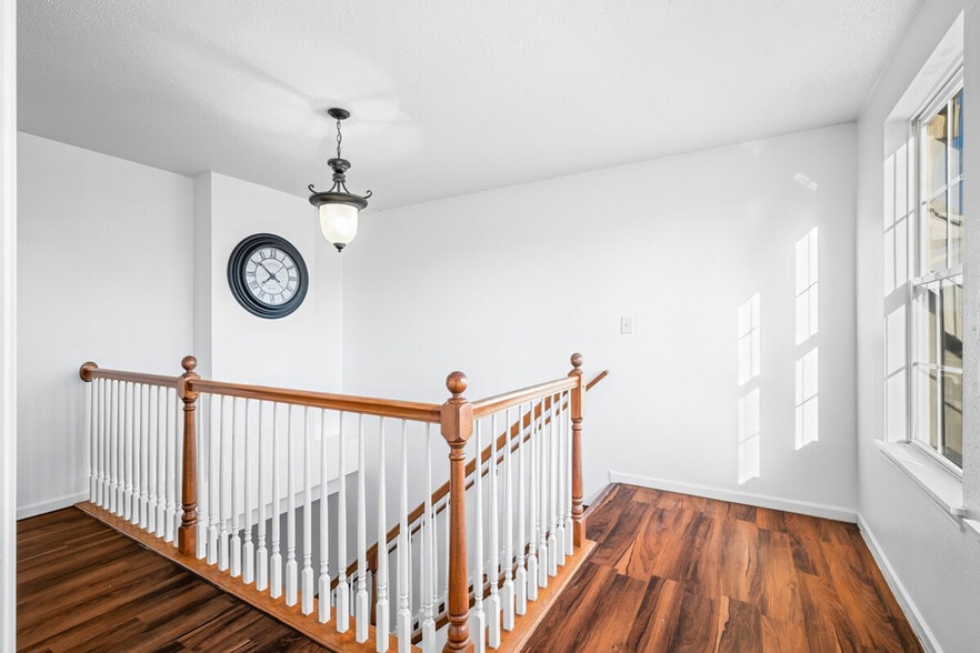 Building Photo - 2386 Meadow Bend Dr