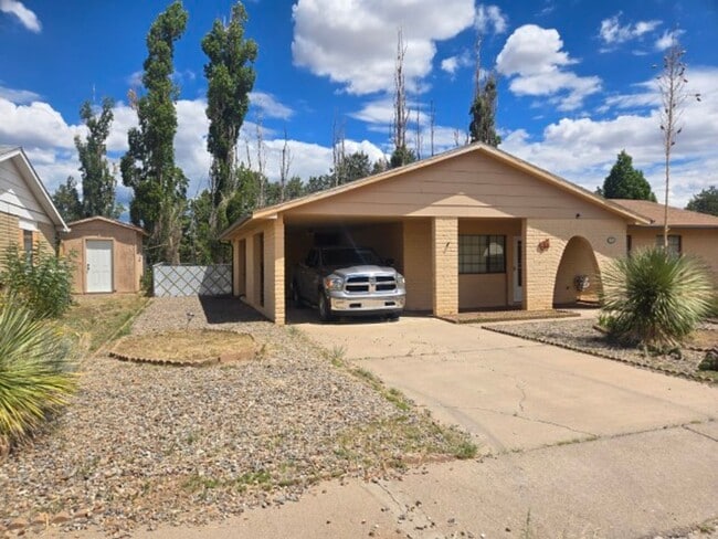 Primary Photo - 110 Torbernite Dr