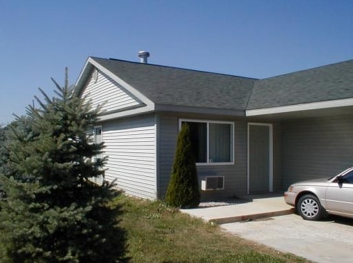 Primary Photo - Emerald Village