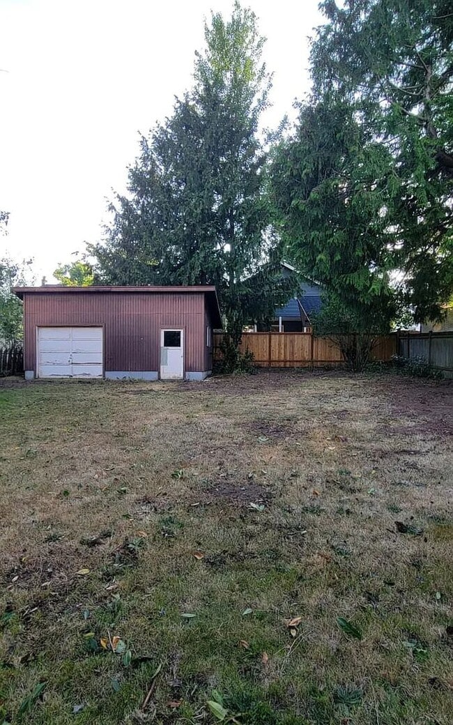 Building Photo - 11721 Fremont Ave N
