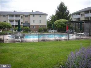 Building Photo - 519 Paoli Pointe Dr