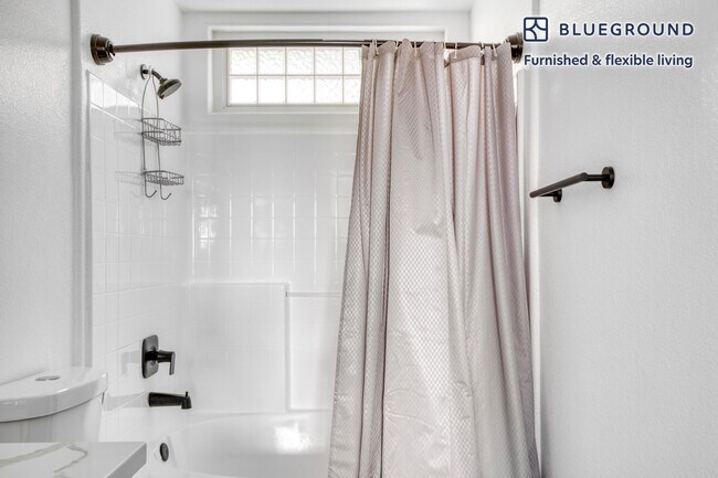 Building Photo - 2820 Sawtelle Blvd