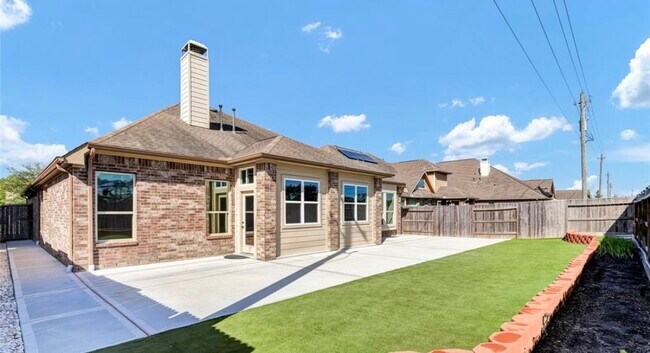 Building Photo - 537 East Fork