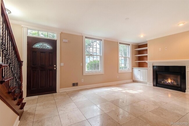 Building Photo - 805 N Sherman Dr