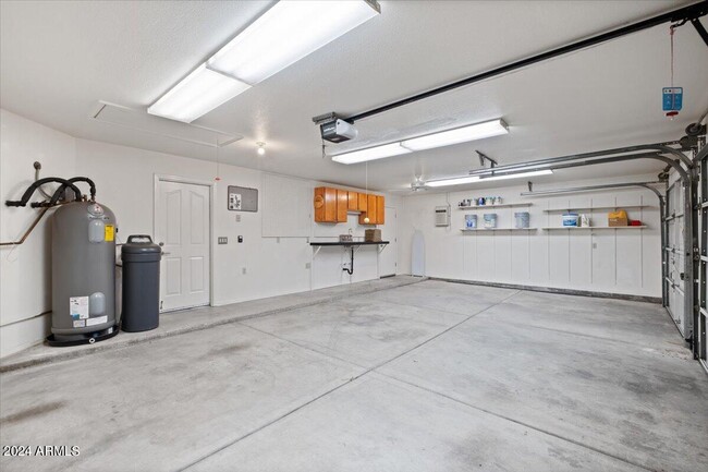 Building Photo - 5623 E Gelding Dr