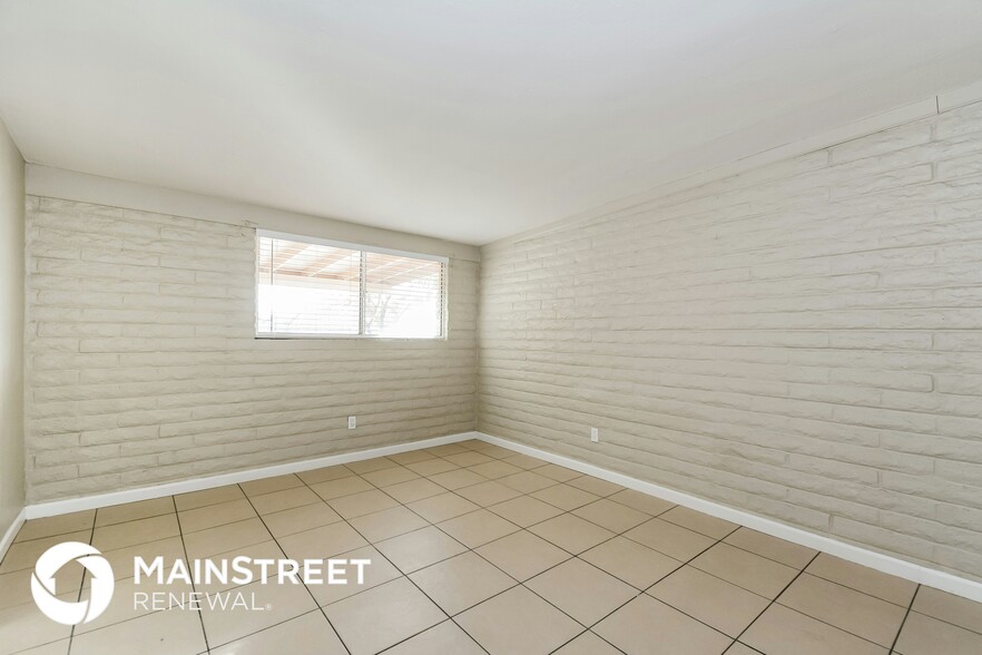 Building Photo - 333 Inez Dr