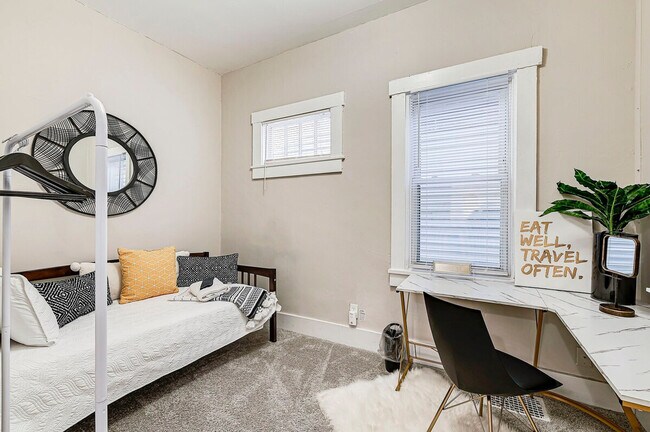 Building Photo - 611 Lincoln St