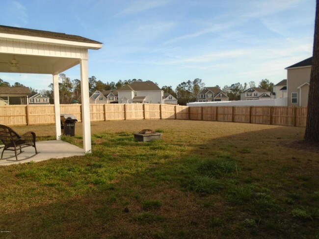 Building Photo - 4 BR 3.5 BA in Swansboro!