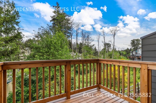 Building Photo - 12915 20th Dr W