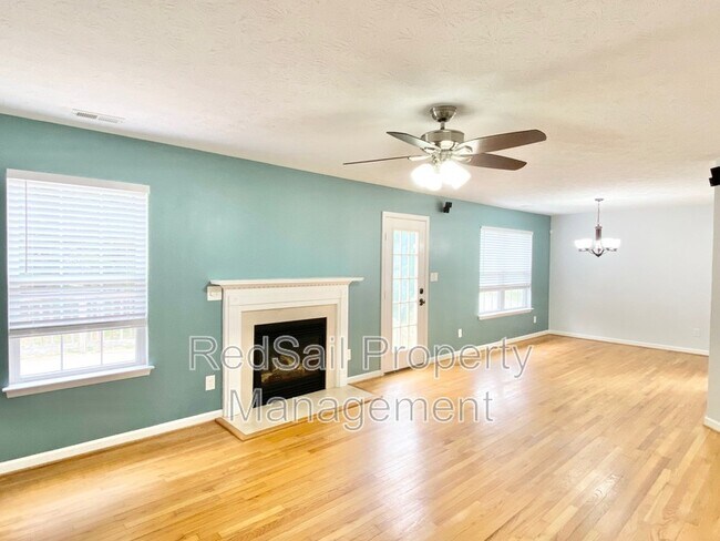 Building Photo - 5800 Montpelier Dr