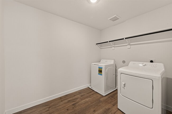 Building Photo - 3527 Lovebird Ln