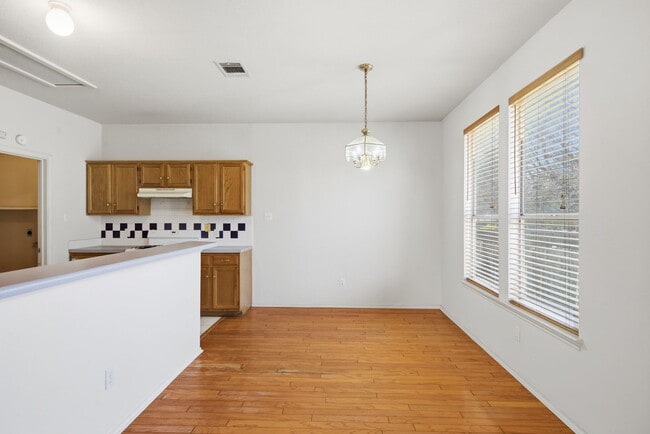 Building Photo - North Austin Three Bedroom Home