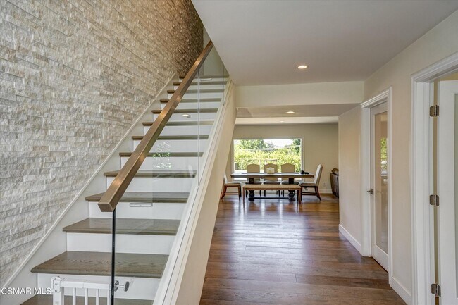 Building Photo - 4833 Dunman Ave