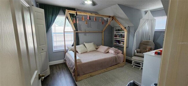 Building Photo - 5705 Tanagergrove Way