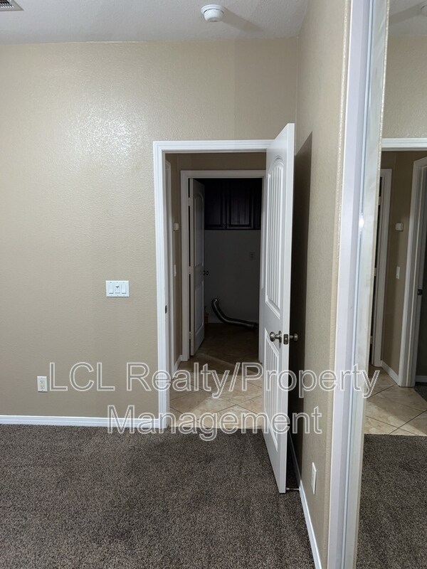 Building Photo - 30364 Skipstone Way