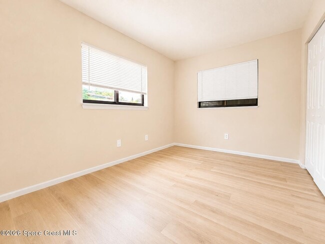 Building Photo - 1070 Lee Ave