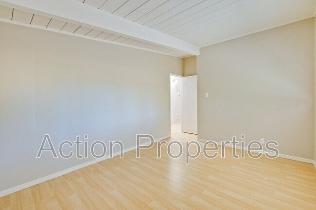 Building Photo - 3974 Duncan Pl