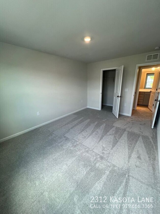 Building Photo - 2312 Kasota Ln