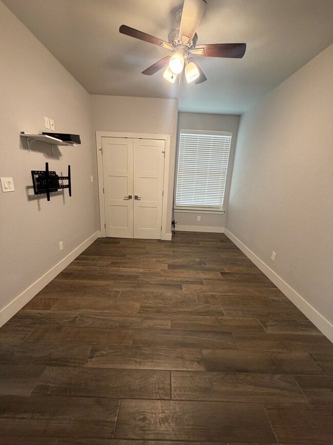 Building Photo - 2408 Birkdale Ln