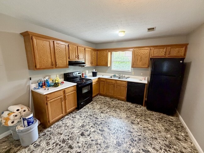 Building Photo - 115 Carey Ct