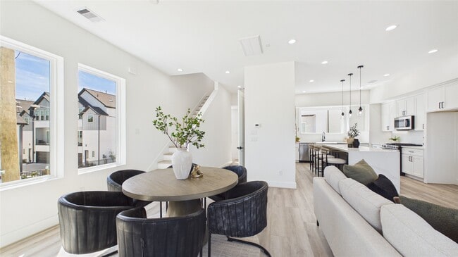 Building Photo - 2417 Harrington St