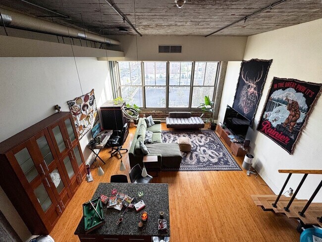 Building Photo - 156 Porter St