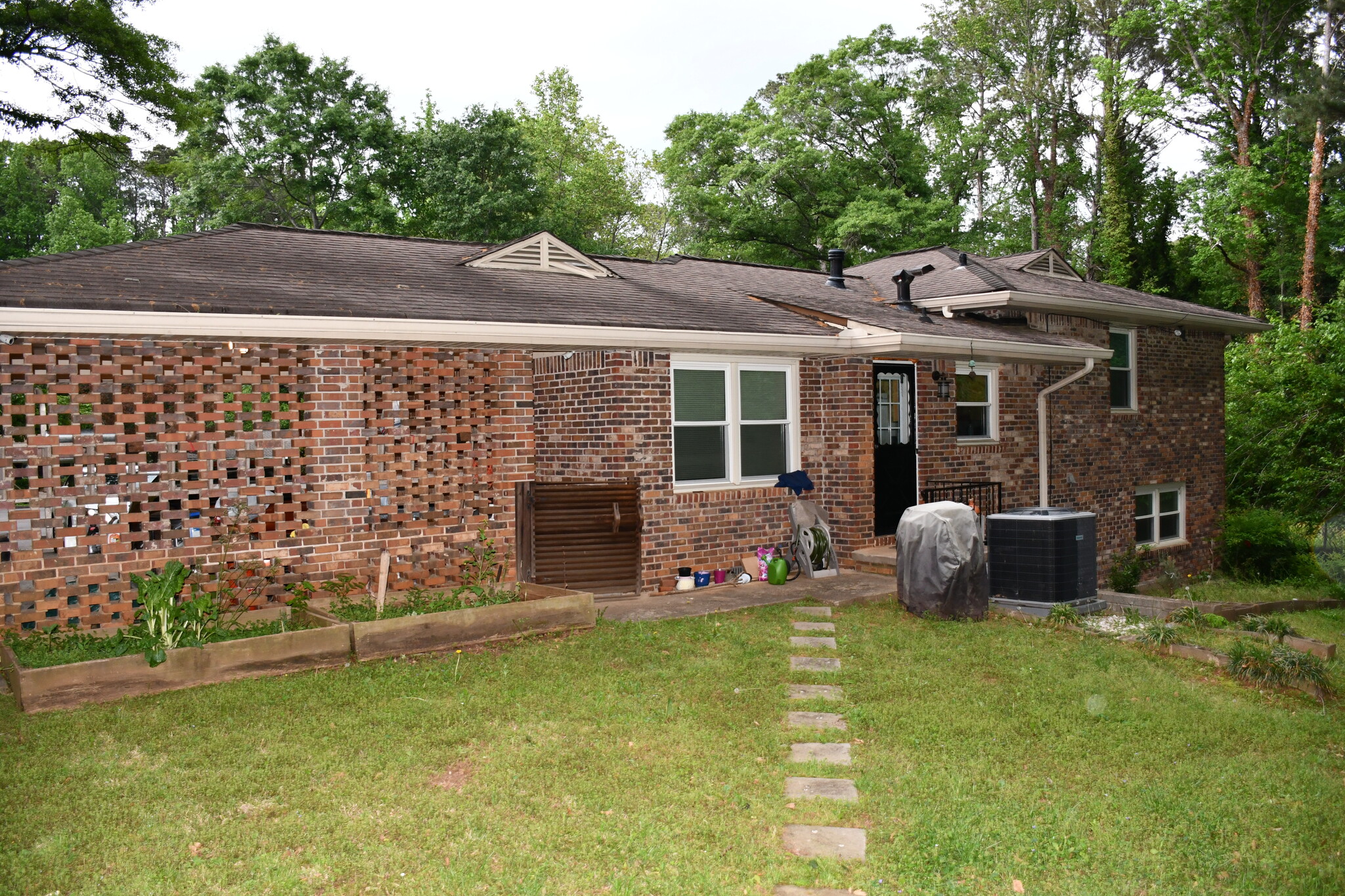 Building Photo - 3561 Montreal Way