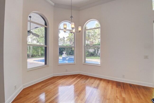 Building Photo - 6711 Royal Orchid Cir