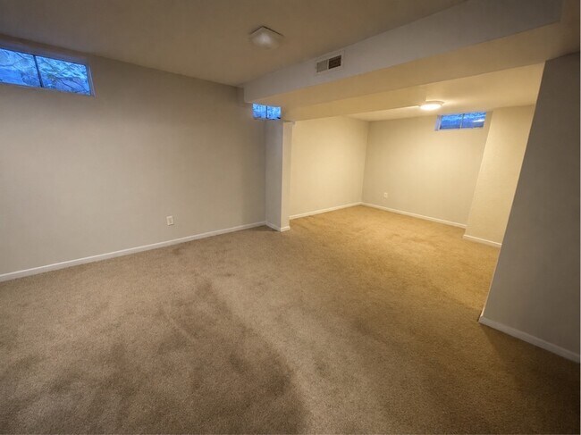 Building Photo - 5350 N 44th Ave