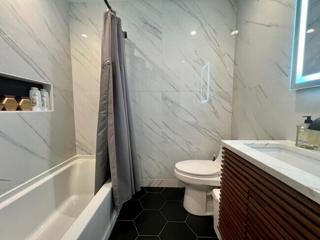 Building Photo - Gorgeous 3-Bedroom (or 2BR + Office) Townhome in the Heart of Northern Liberties! Available July ...