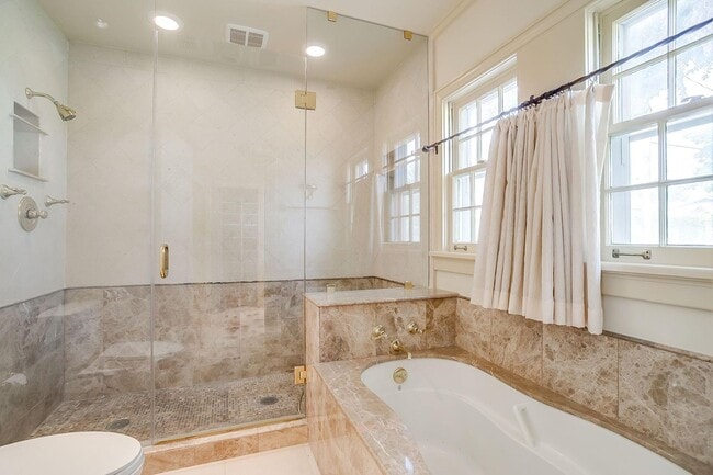 Building Photo - Prime Location- Classic 1936- 3 Bed, 3.5 Bath, Seconds from River Crest Country Club- 76107