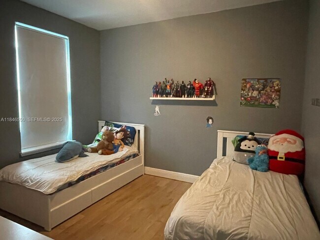 Building Photo - 7254 Desert Mandarin St