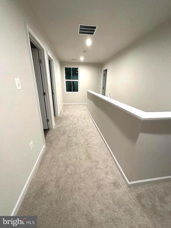 Building Photo - 420 Circle Dr