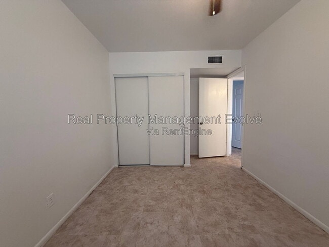 Building Photo - 9248 W Mescal St