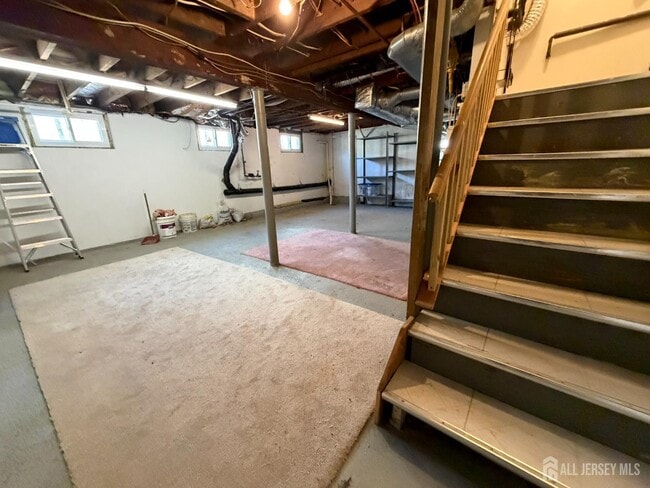 Building Photo - 628 Grove Ave