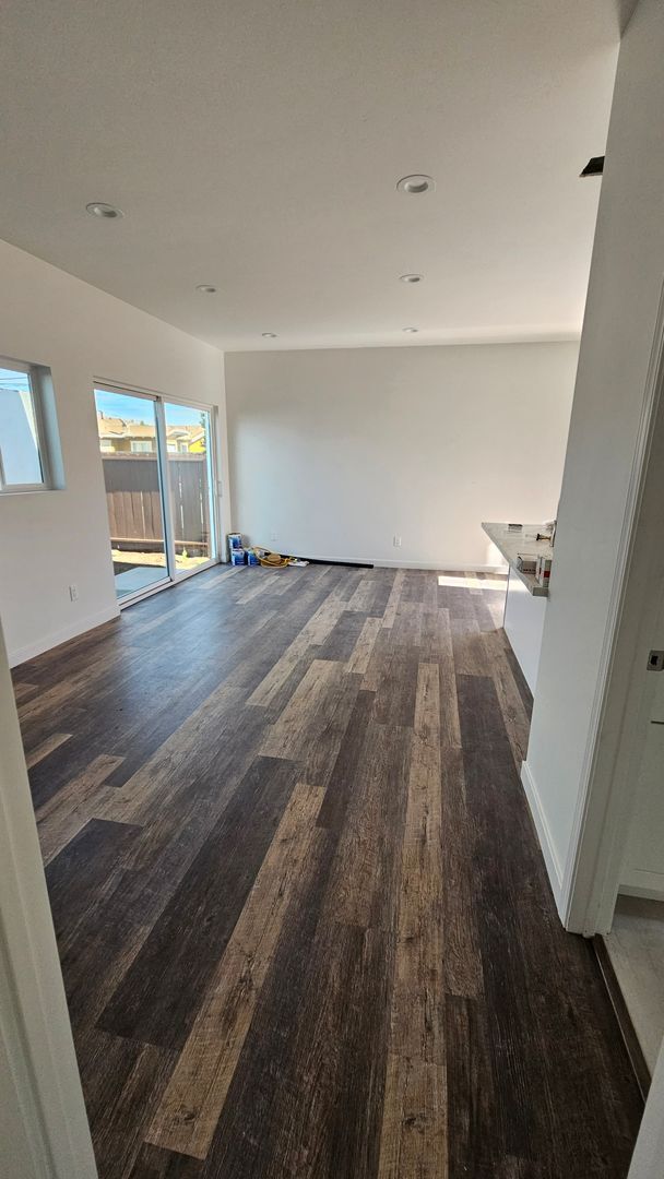 Building Photo - AVAILABLE FOR MOVE IN NOW!! Gorgeous brand...