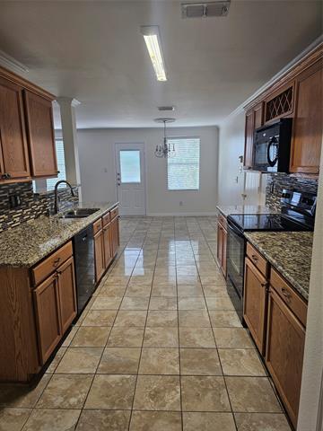 Building Photo - 3009 Meadow Bluff Dr