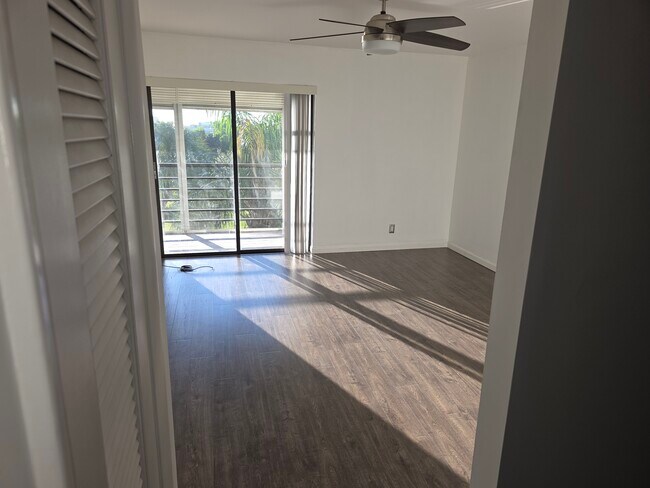 Building Photo - 2312 S Cypress Bend Dr